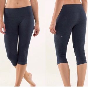 Lululemon In the flow crop II Capri Gray cropped-Size 4-Good Condition